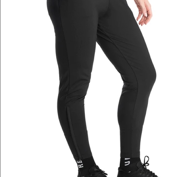 RYU Everywear Slim Pant - Picture 4 of 5